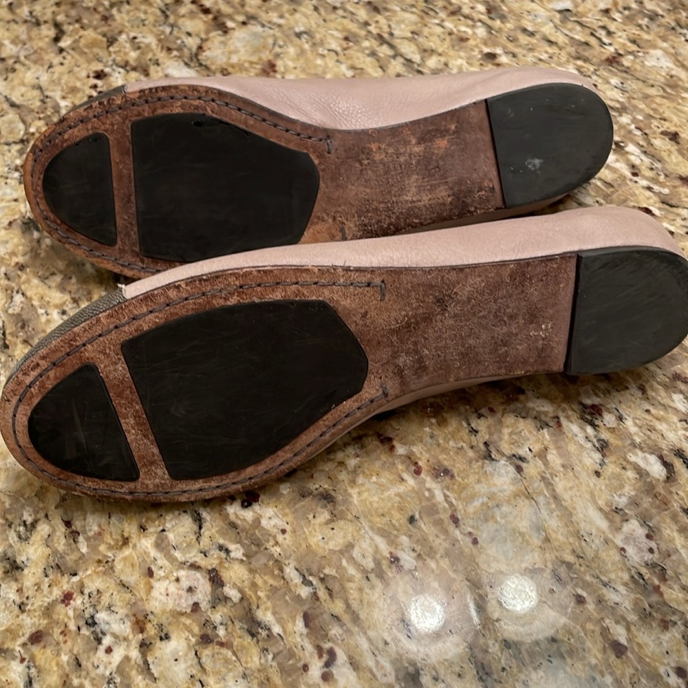 Eileen Fisher sz 9 seal grey flats with cap toe and 1/2 wedge - Picture 2 of 5